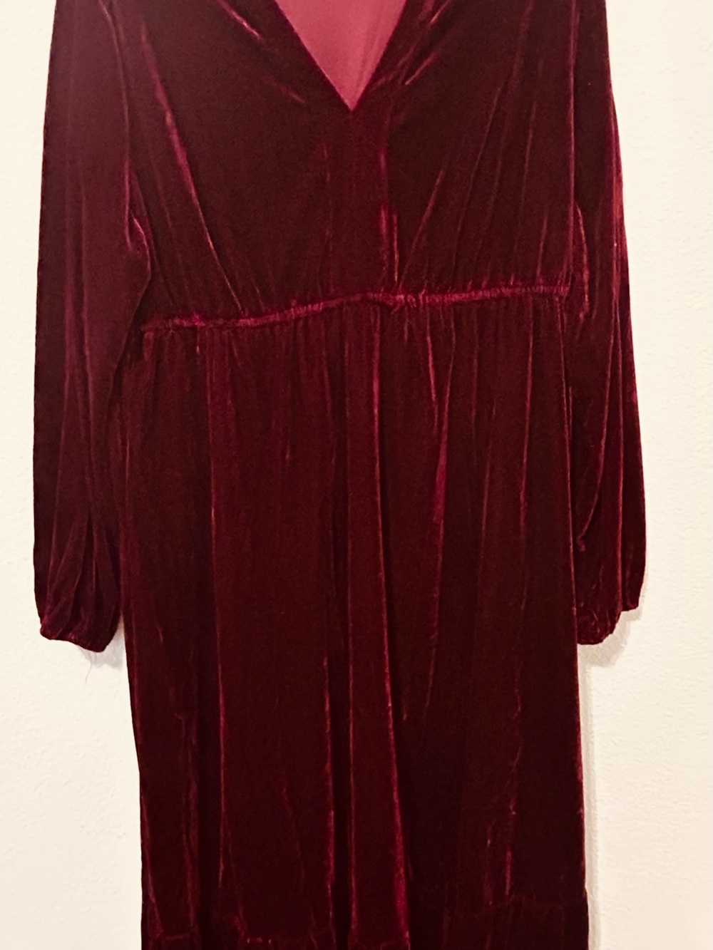 Elegant Burgundy Velvet Maxi Dress with V-Neck